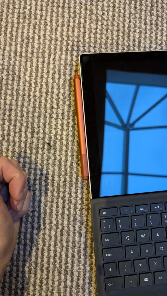 Microsoft Surface Pro 5 (2017) - Intel Core i7-7660U - 16GB RAM - 1TB SSD - 12.3 - Image 4 of 4