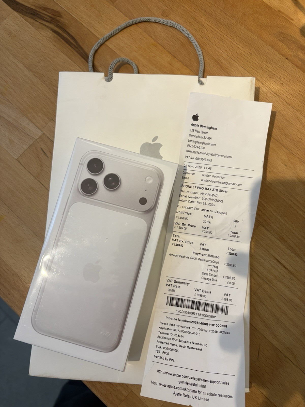 Apple iPhone 17 Silver Boxed 