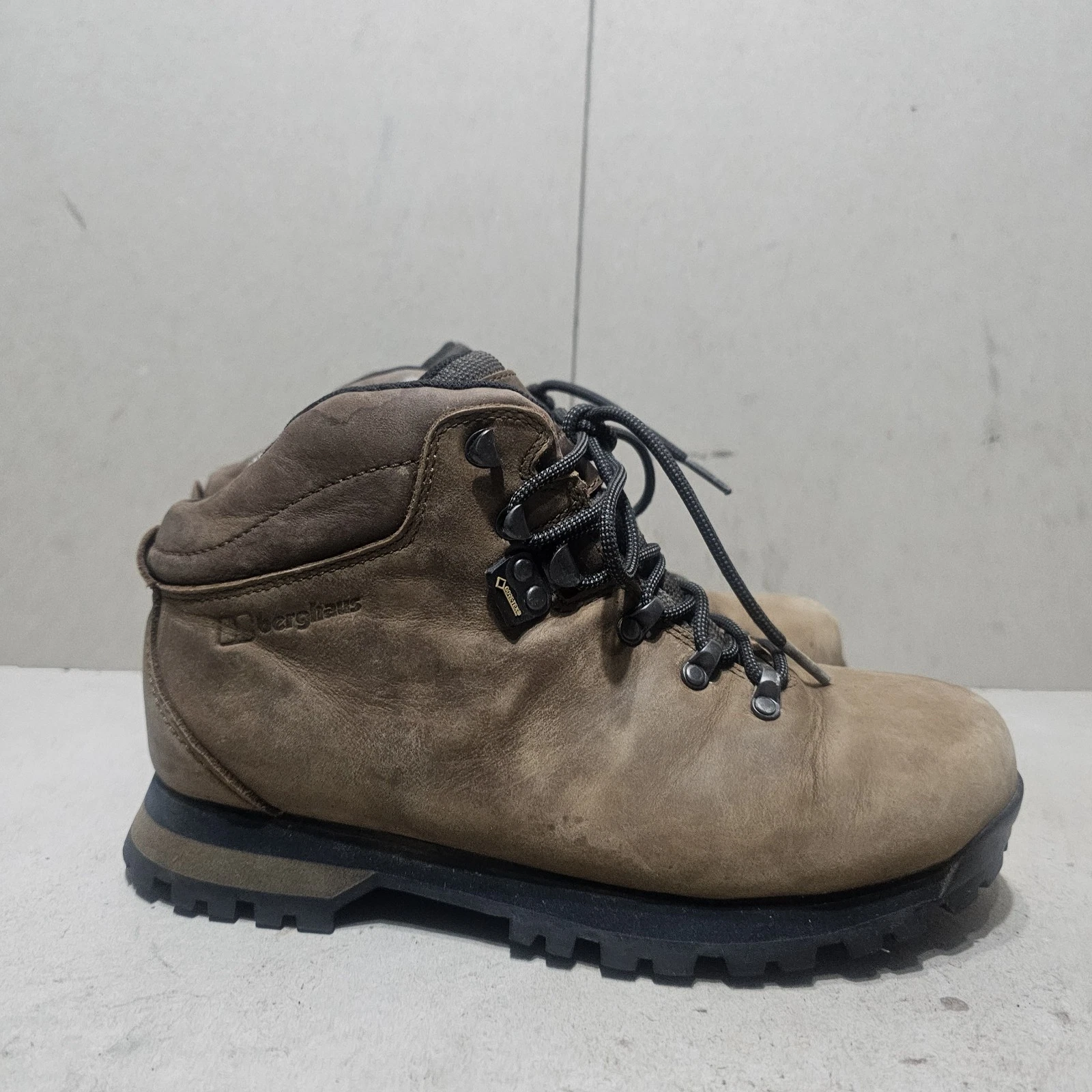 BERGHAUS HILLWALKER 2 GTX WOMEN'S LEATHER HIKING CAMPING BOOTS BROWN UK6 EU39.5
Opens in a new windo