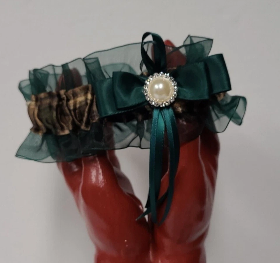 Juego de liga de boda camuflada con borde verde hecha a mano Foto 4 de 4