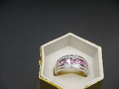 Ring Gelbgold 18K mit Platin drei Reihen rosa Turmalin und Diamanten