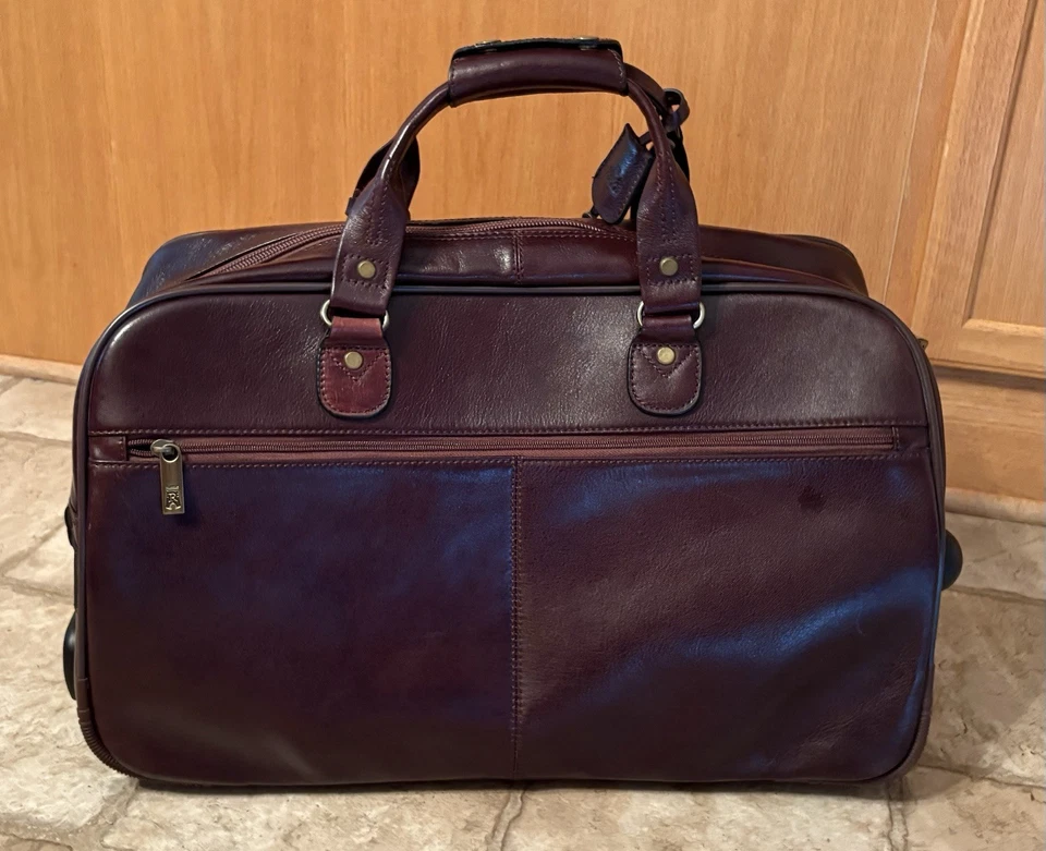Rowallan of Scotland Large Hand Made Leather Brown Travel Bag 2-Wheels w/Key Tag - Image 2 of 4