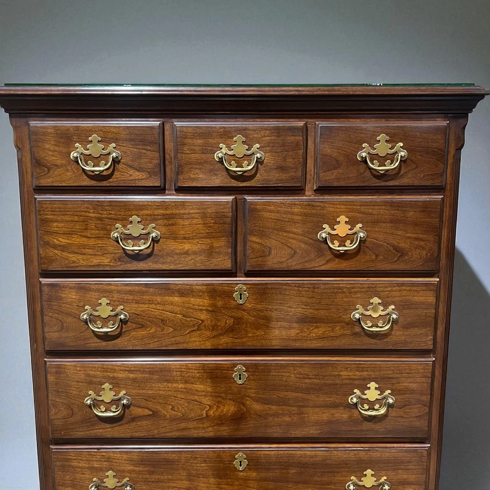 Juego de Dormitorio Drexel Townsend - Cómoda Highboy Cereza Vintage, Cómoda Baja, Noche Foto 3 de 4