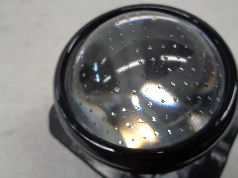 Lâmpada de neblina dianteira esquerda do lado do motorista 2015 Maserati Ghibli fabricante de equipamento original AK2402136 - Imagem 2 de 4