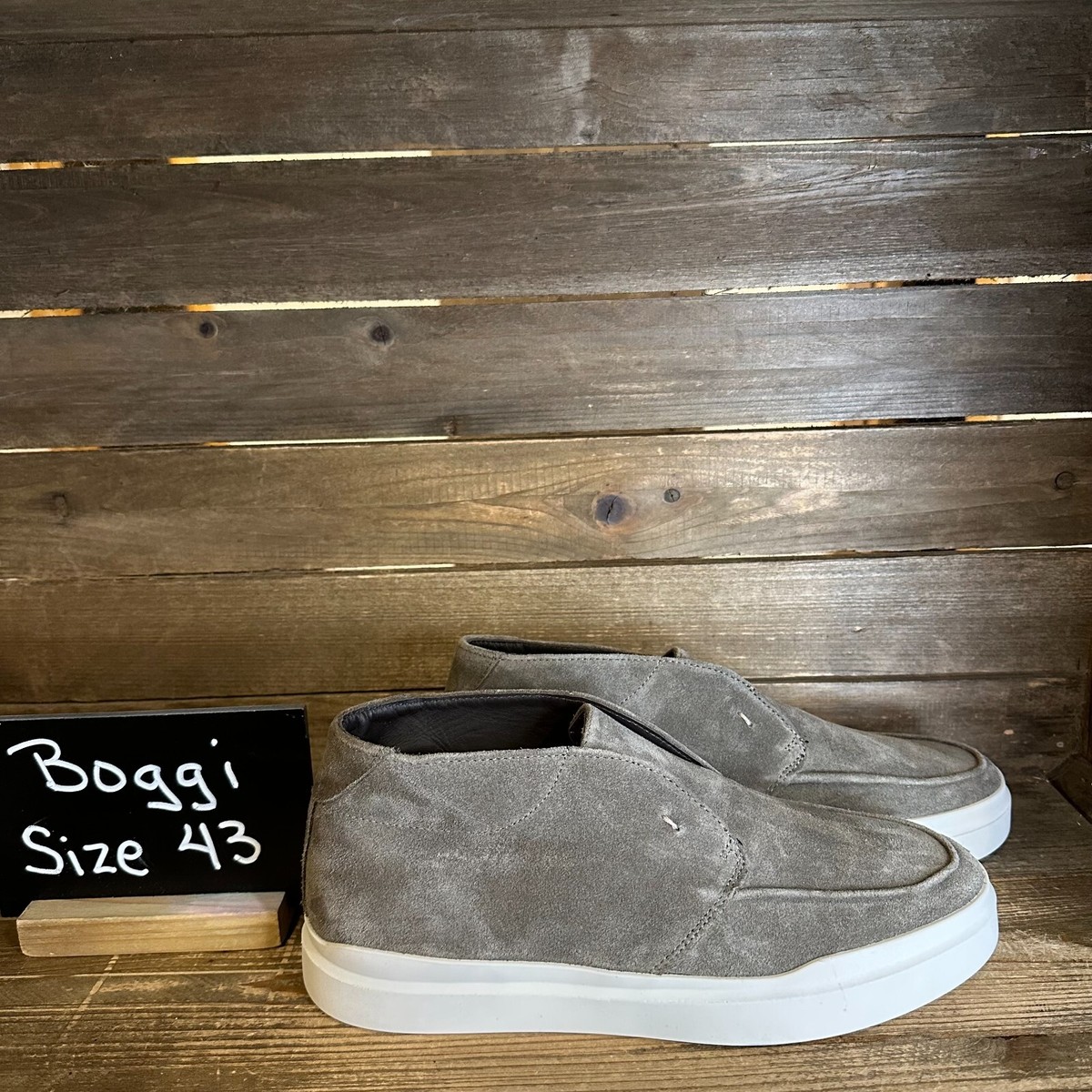 New NWOB Mens Boggi Gray Suede Leather Ankle Chukka Boots 