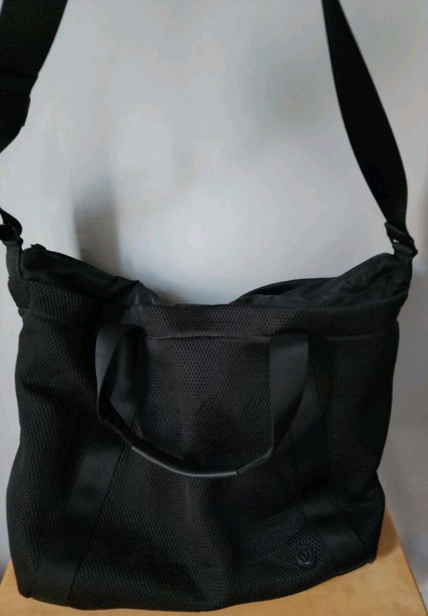 Lululemon Carry The Day Bag (Mesh) Black Tote Weekender XXL Lululemon Carry The Day Bag (Mesh) Black Tote Weekender XXL