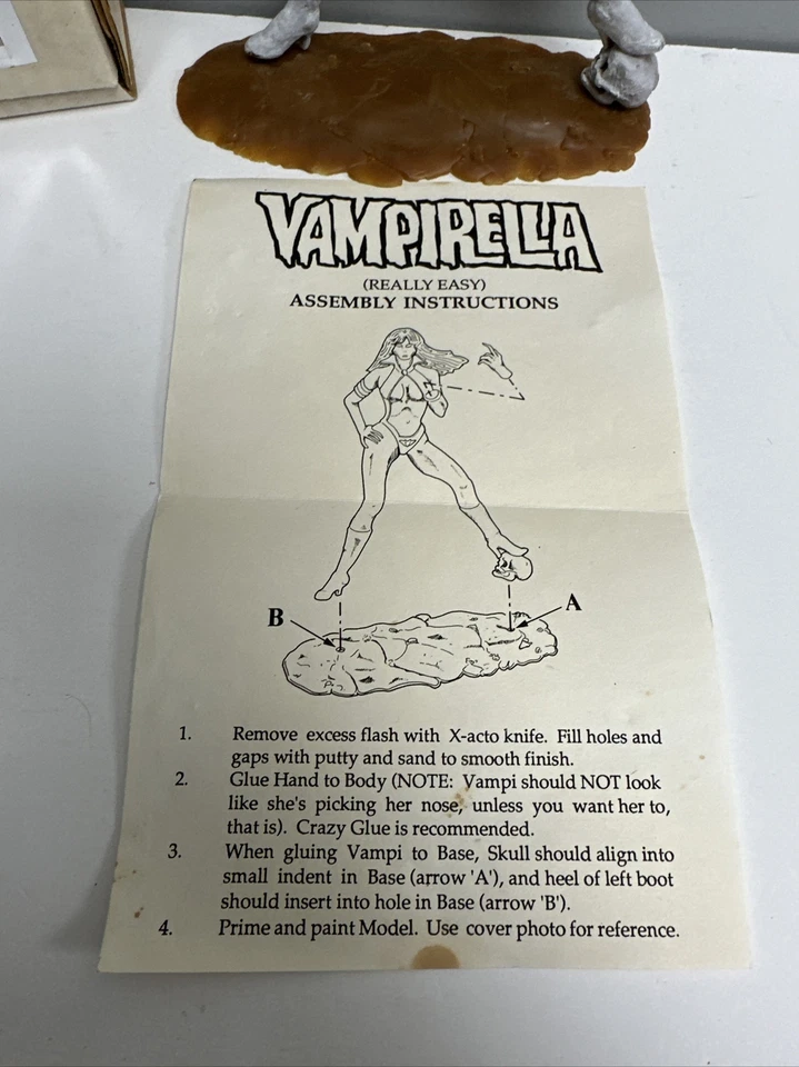 7-дюймовая винтажная редкая каучуковая статуэтка Vampirella 1 Frank Frazetta трудно найти - Изображение 4 из 4