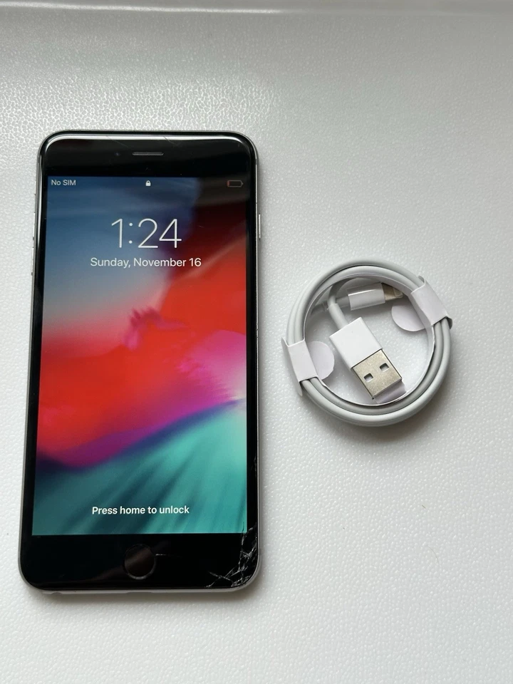Apple iPhone 6s Plus 128GB Unlocked Space Grey - CRACKED SCREEN, Works Good - Image 2 of 4