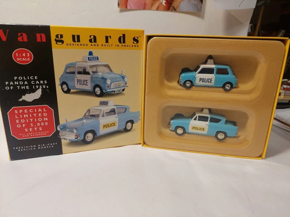 Vanguards PC1002 Police Panda Car Set - Image 3 of 4