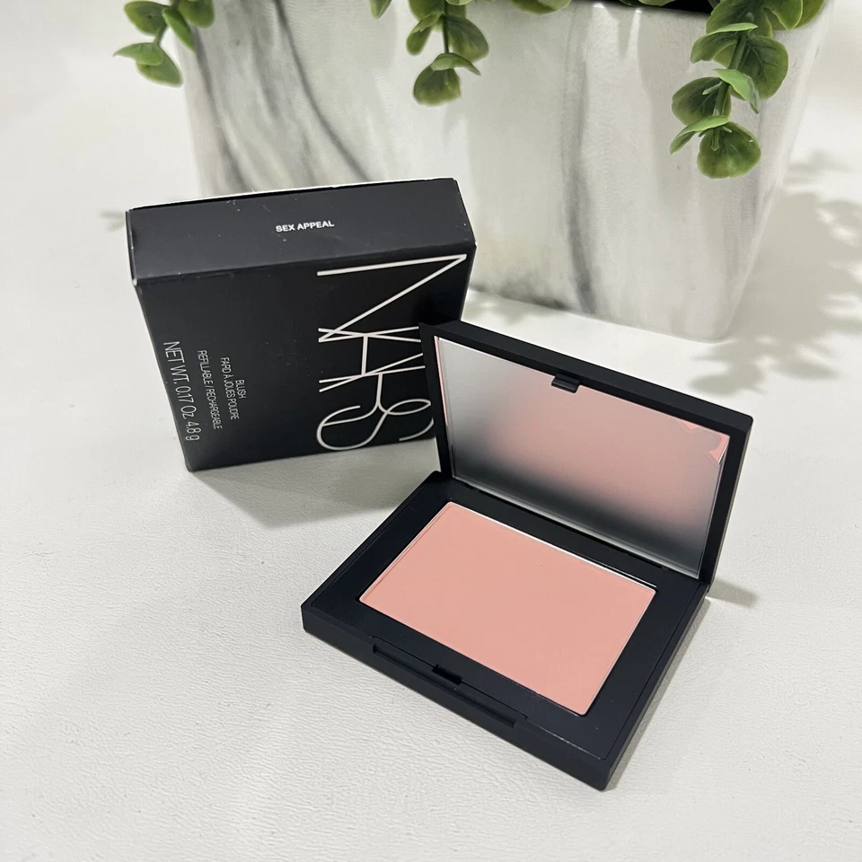 NARS RUBOR RECARGABLE - ATRACTIVO SEXUAL - 0,17 oz/4,8 g Foto 2 de 4