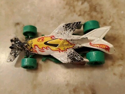 Hot Wheels 2011 White Race Car 6110X E32 Made in Thailand