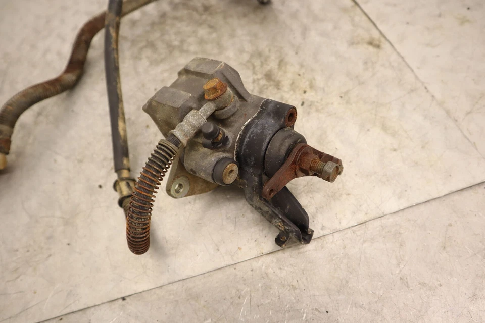 Yamaha Warrior 350 1987 Yfm350X OEM pinza de freno trasera con maestro Foto 4 de 4