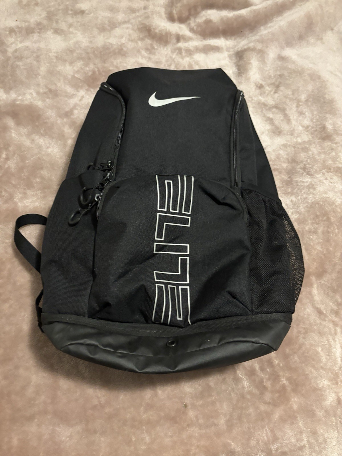 V2 Nike Elite Backpack 32L Color Black Pre-Owned Great Condition