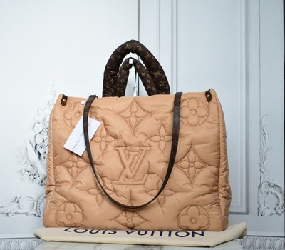 Louis Vuitton Onthego GM Pillow Giant Monogram Beige Shopper