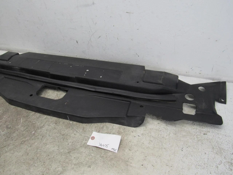 2000 Lincoln Navigator radiator core support trim plastic sight shield cover OEM - Image 4 of 4