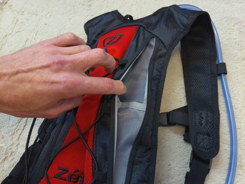 Mochila de hidratação Zefal Cycling Hydro One 1,5 L capacidade camelback - Imagem 3 de 4