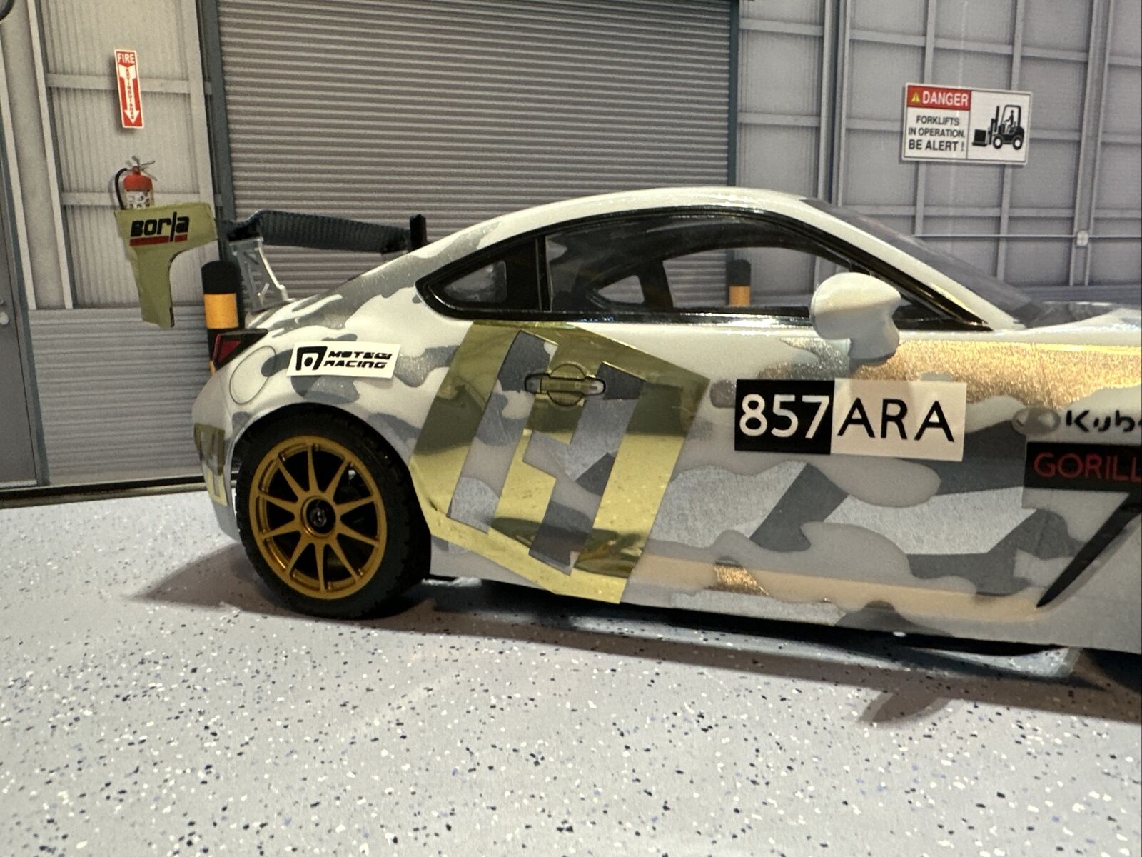 Picture 4 of 24