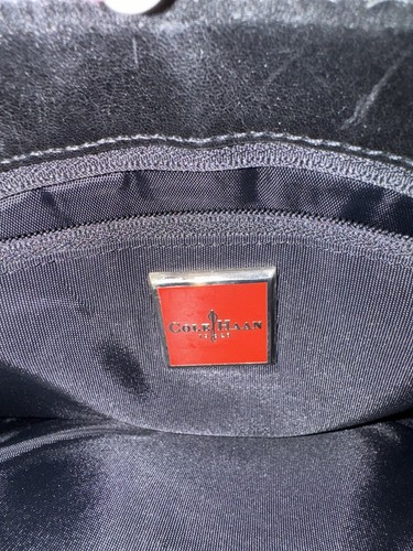 Vtg Cole Haan Black Patent Leather Purse With Brown Lucite Hardware Toggle Close - Picture 15 of 16