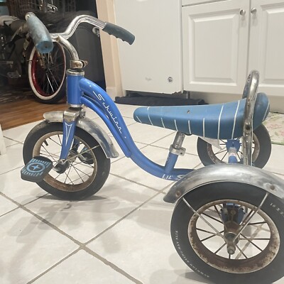 Schwinn Lil' Stingray Blue Tricycle Banana Seat S6610