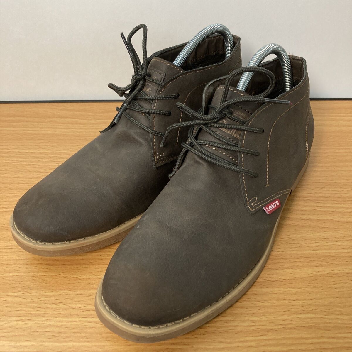 Levis Men's 10 M Brown Suede Lace Up Chukkas Boots 51881501B