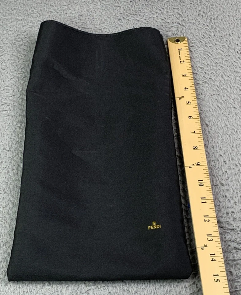 Auténtica funda para bolsa antipolvo Fendi Roma negra Foto 2 de 4