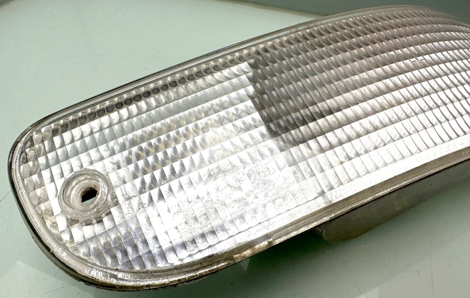 PORSCHE 911 - 993 AUDI RS2 - 80 Cabrio FRECCIA destra 99363106201 - Immagine 3 di 4