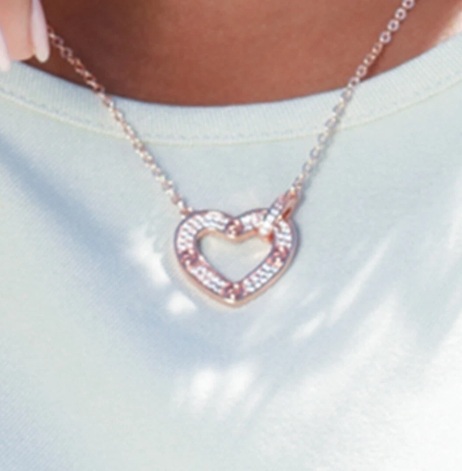 Collar corazón pavé de oro rosa inspirado en el diseñador Park Lane BABE’ Foto 2 de 4