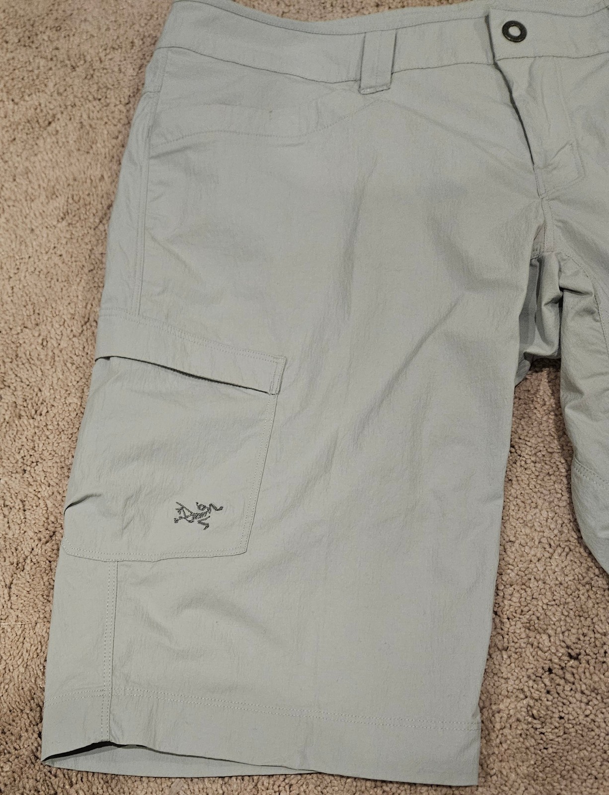 Bermuda lunghi da trekking Arc'teryx Parapet tasche cargo grigio donna taglia 10