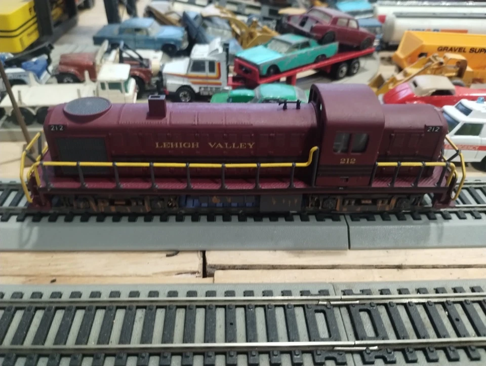 Bowser escala HO Lehigh Valley ex-PRR ~ ALCO RS-3 #212 ~ versión DC 25197 Foto 2 de 4