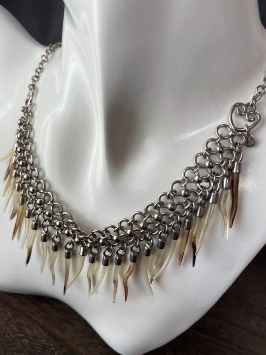 Collana con ciondolo Gucci corna di bufalo in argento sterling M6