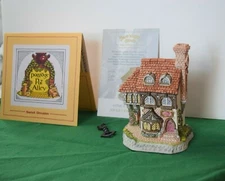 David Winter "Sweet Dreams" In excellent condition, in its original box.