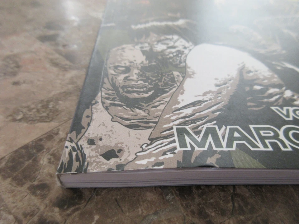 The Walking Dead Vol.19 March to War Image 2013 primera impresión TPB novela gráfica  Foto 3 de 4