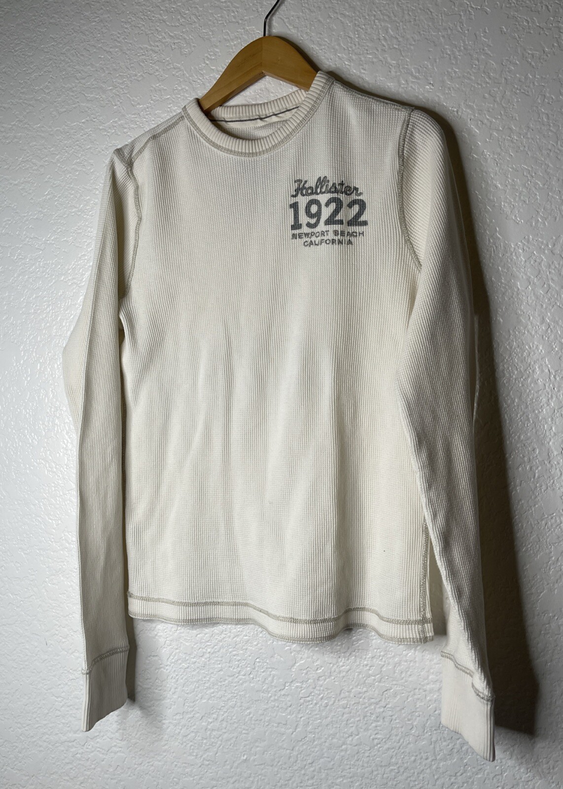 Hollister Mens Large White Long Sleeve Thick Pullover Tee Thermal ￼