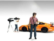 "ON-AIR" FIGURE 4 FOR 1/18 SCALE MODELS BY AMERICAN DIORAMA 18404