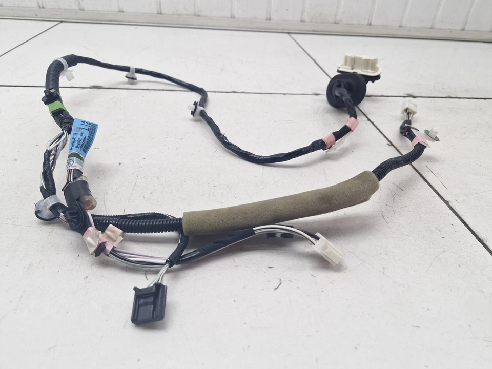 Toyota RAV4 MK5 XA50 Door Wiring Loom Rear Passenger Left Side 82154-42120 - Image 4 of 4