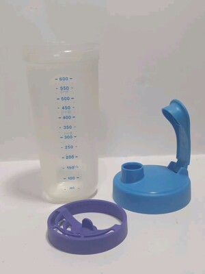 TUPPERWARE QUICK SHAKE CONTAINER BLEND MIX SHAKER 23 oz w/Insert New Style