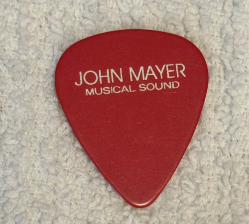 John Mayer Guitar Pick Red Musical Sound Concert Plectrum - Imagen 1 de 2