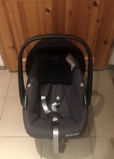 Maxi Cosi Cabrio Fix S i-size Babyschale + Neugeboreneneinsatz Unfallfrei