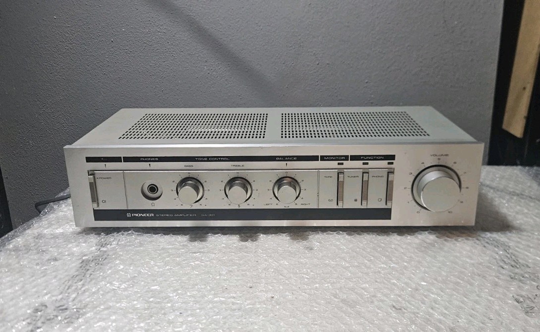 PioneerSA-301StereoIntegratedAmplifierHi-FiSeparateMadeinJapan