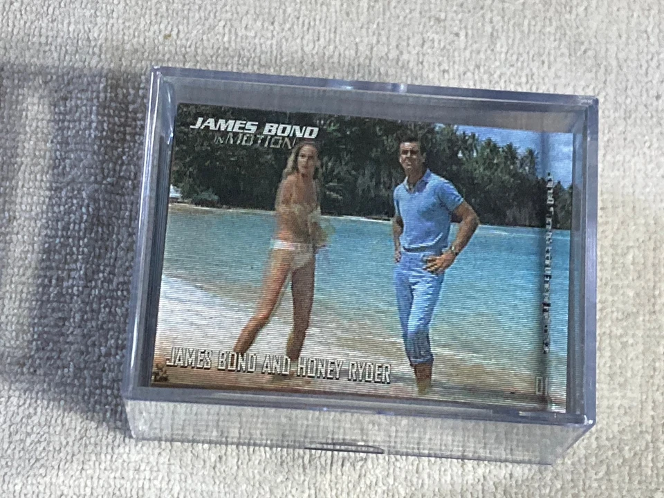 Rittenhouse James Bond 2008 base en movimiento 1-63 + Chase JB1-JB6 lenticular casi nuevo Foto 4 de 4