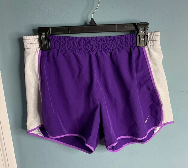 womens nike shorts size medium