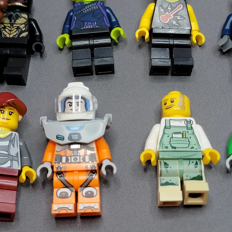 Lego Minifigure Lot Batman Joker Alien Minecraft Bike, Dog, Cat, Police Man - Image 3 of 4