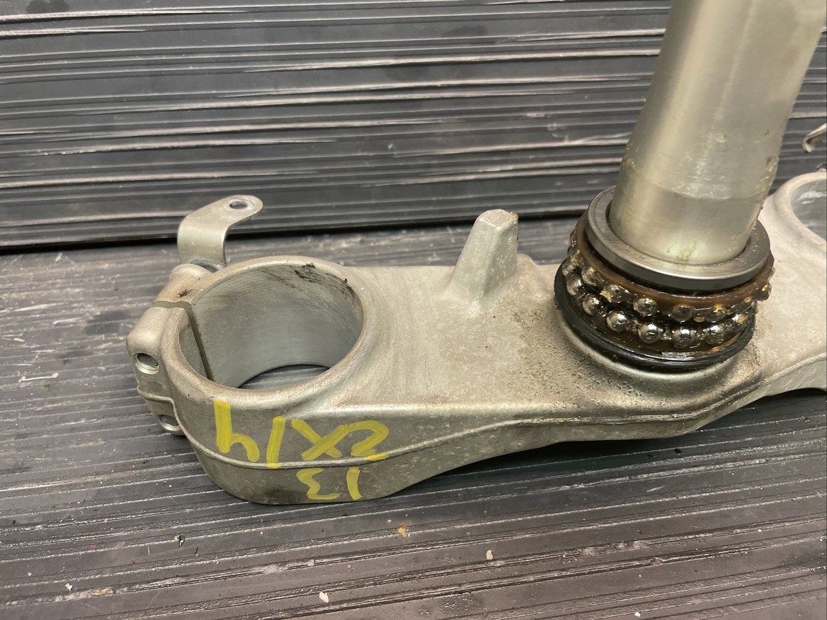 2013 Kawasaki Ninja ZX14R bottom lower triple tree #11223 | eBay 2013 Kawasaki Ninja ZX14R bottom lower triple tree #11223 | eBay
