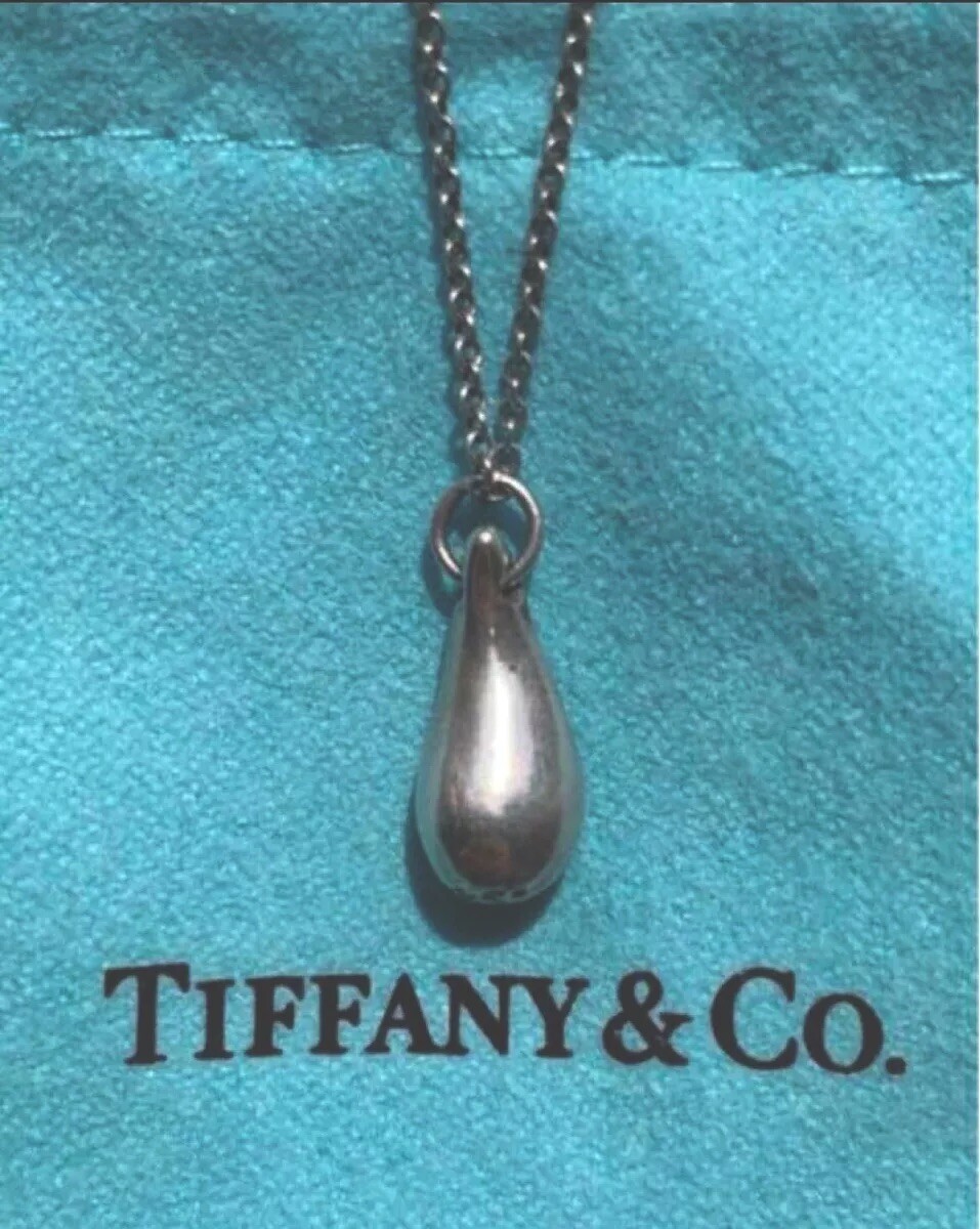 TIFFINY COMPANY Silver TEAR DROP NECKLACE 40cm chain