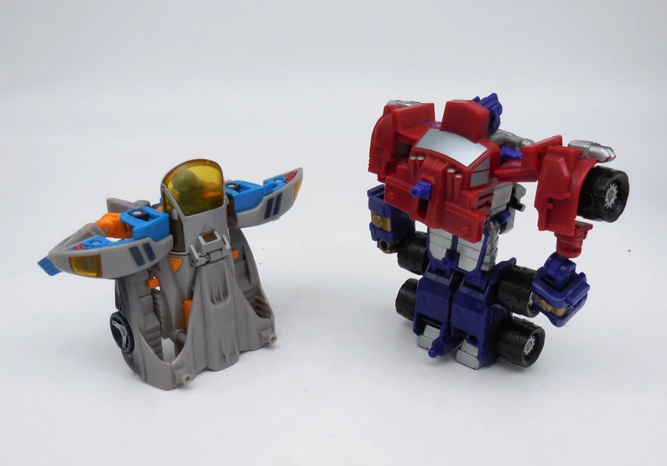 Transformers Armada Figures - Starscream, Scavenger, Blurr & Optimus Prime 2002 - Image 3 of 4
