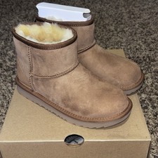 UGG Classic Mini II Boot Kids Size 2 Chestnut 1017715K New