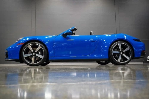 2026 Porsche 911 CARRERA CABRIOLET FREE NATIONWIDE ENCLOSED DELIVERY! Image 1 of 2