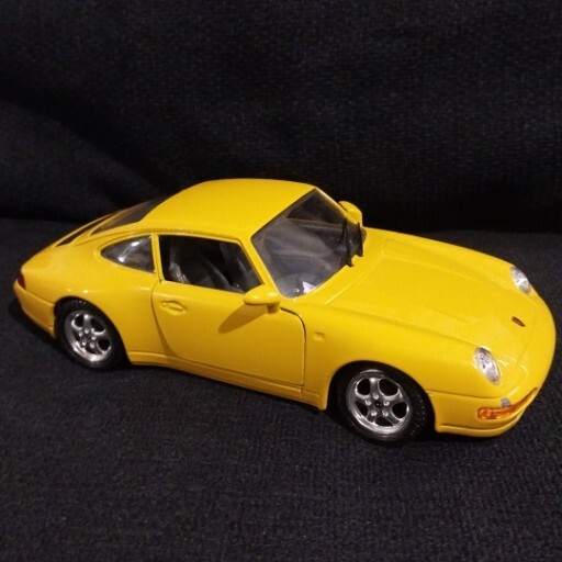 1993 Porsche 911 Carrera Yellow 1:24 Scale Vintage Burago Model L09SF