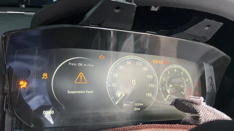 JAGUAR XE INSTRUMENT CLUSTER TACHO SPEEDOMETER - Image 3 of 4
