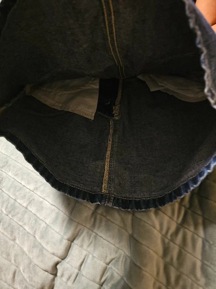 Tommy Hilfiger 女孩牛仔裙 7 码时髦迷你裙二手状况完好。  — 第 4/4 张图片
